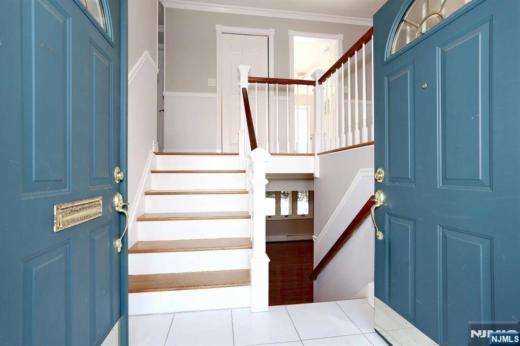 Oradell, NJ 07649,945 Woodland