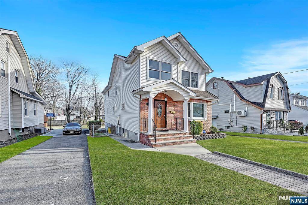 Teaneck, NJ 07666,303 Hickory ST