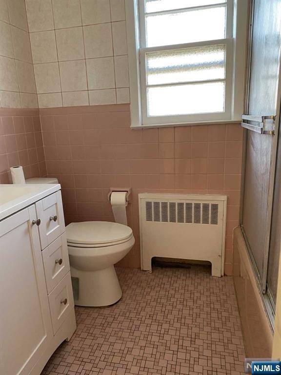 Ridgefield, NJ 07657,397 Bernard PL #1