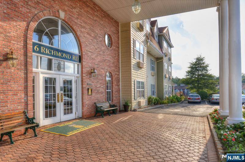 West Milford, NJ 07480,6409 Richmond RD #409