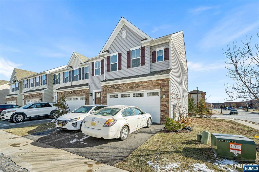 Sparta, NJ 07871,2 Cypress LN
