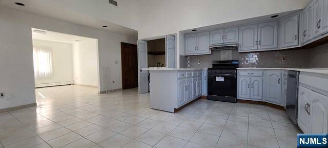 Ridgefield, NJ 07657,760 Day AVE