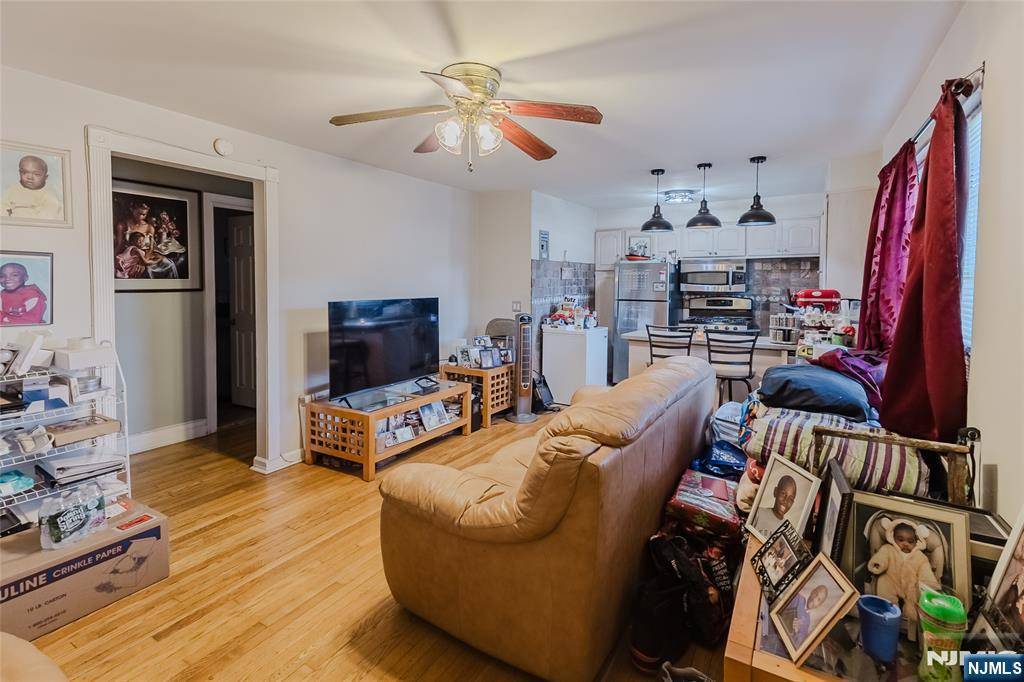 Hackensack, NJ 07601,418 Esplanade #5