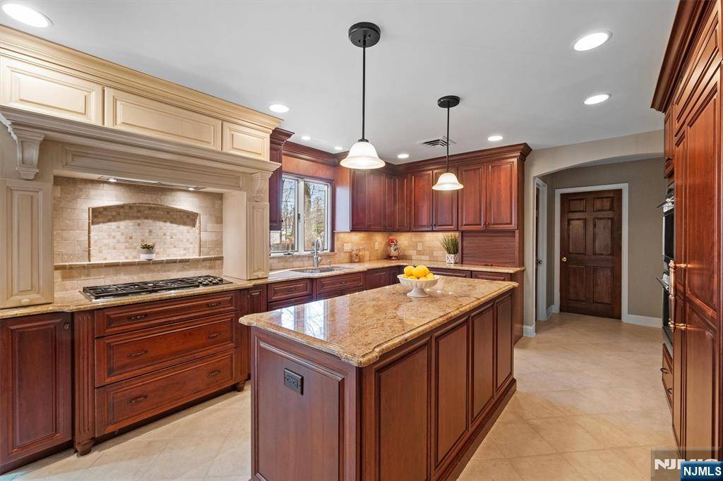 Ramsey, NJ 07446,34 Franklin ST