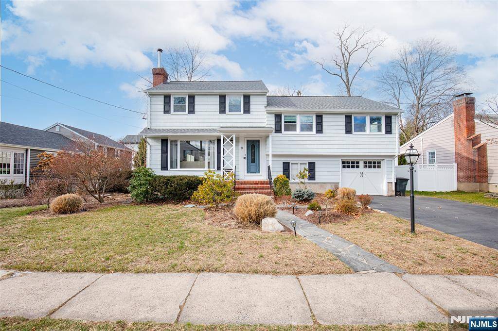 Ho-ho-kus, NJ 07423,9 Lakewood AVE