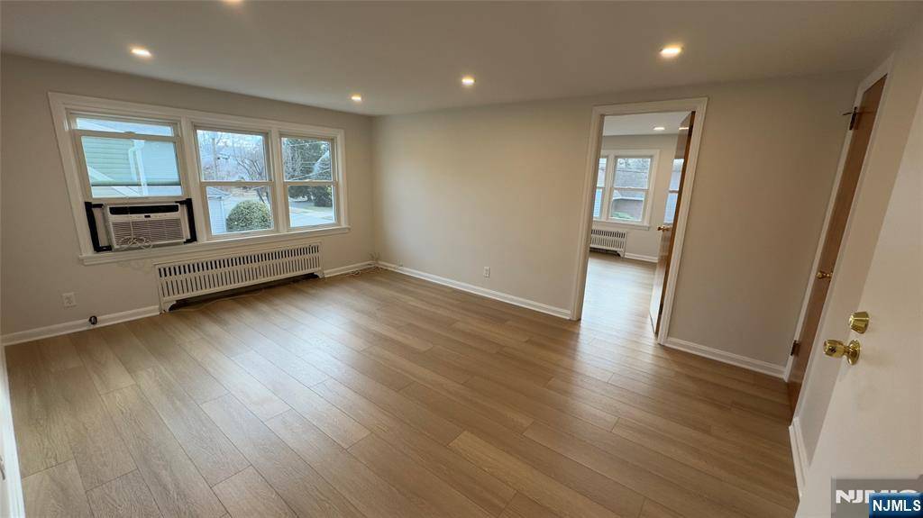 New Milford, NJ 07646,163 Center ST #2