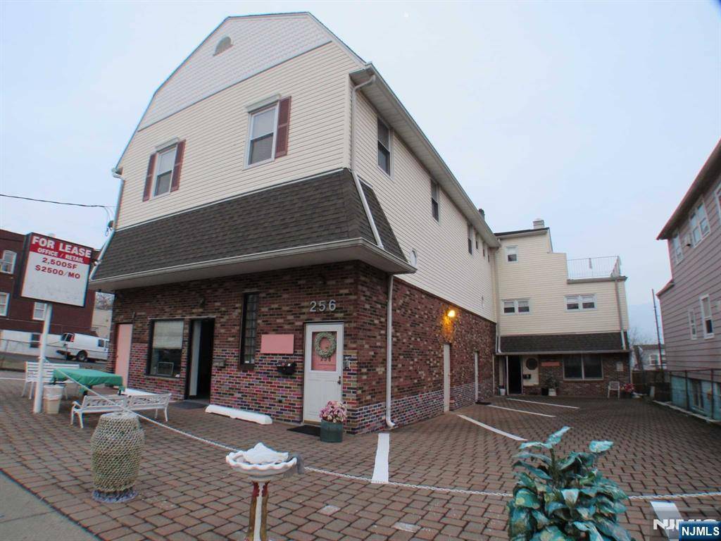 Lodi, NJ 07644,256 Harrison AVE