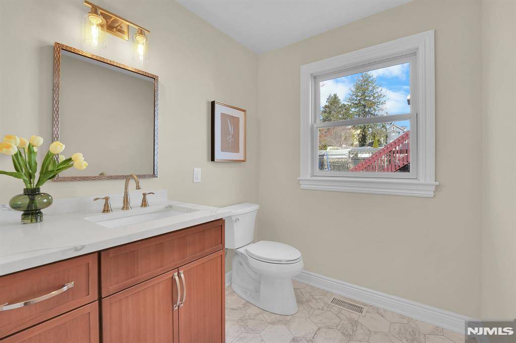 Haledon, NJ 07508,371 Hobart AVE