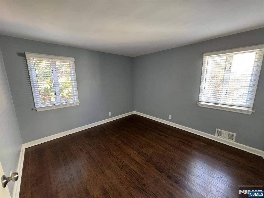 Bloomfield, NJ 07003,64 Winding LN