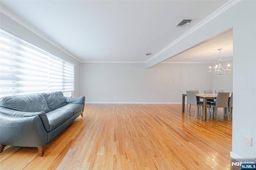 Closter, NJ 07624,88 Alpine DR