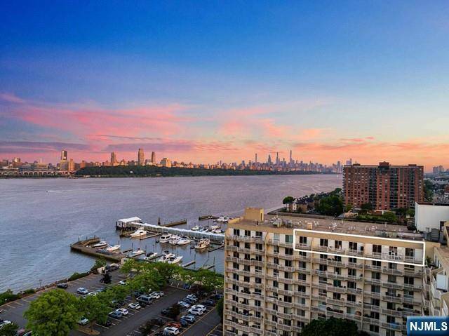 Edgewater, NJ 07020,1055 River RD #PH08
