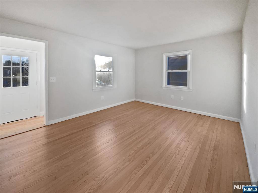 Dumont, NJ 07628,96 Wilkens DR