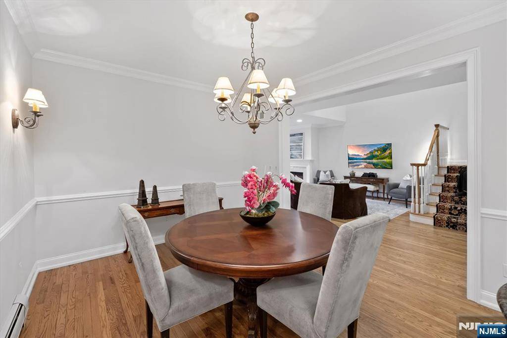 Tenafly, NJ 07670,3 Kensington CT