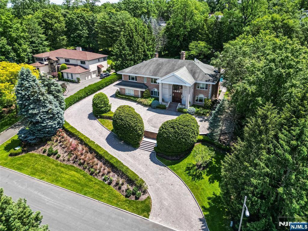 Cresskill, NJ 07626,67 Adams DR