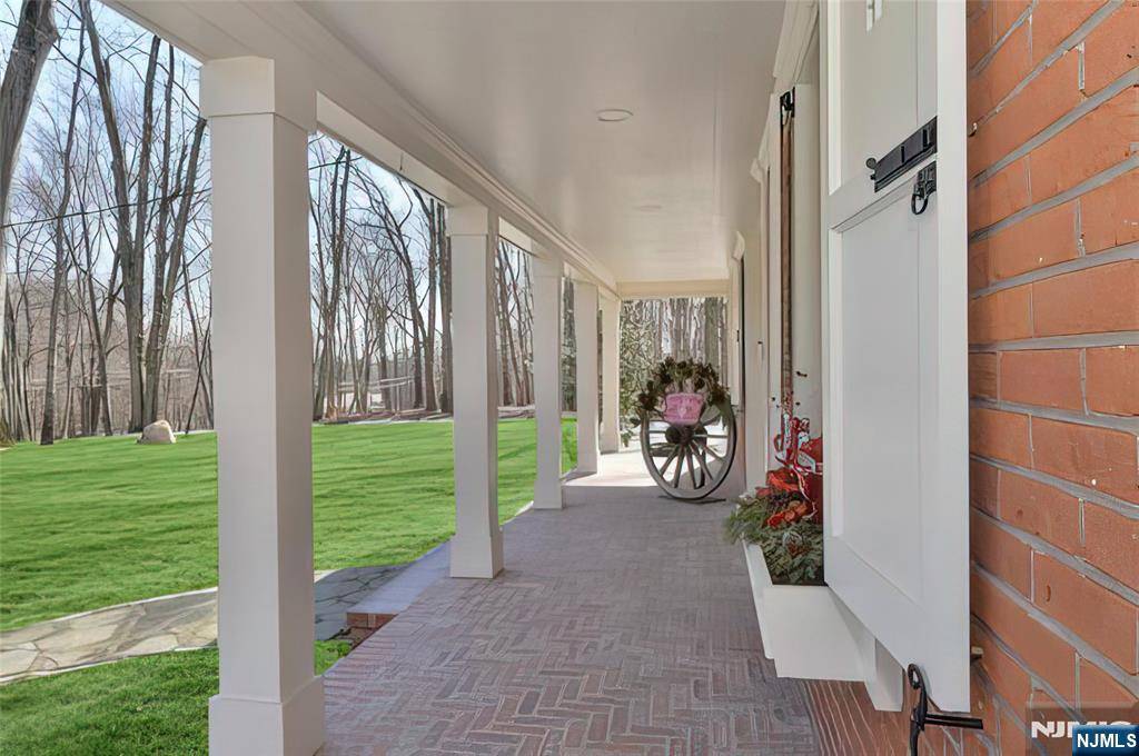 Saddle River, NJ 07458,11 Chestnut Ridge RD