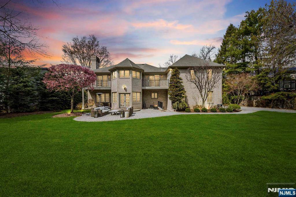 Tenafly, NJ 07670,30 Peter Lynas CT