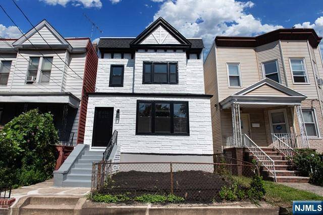 Jersey City, NJ 07305,4 Van Houten AVE