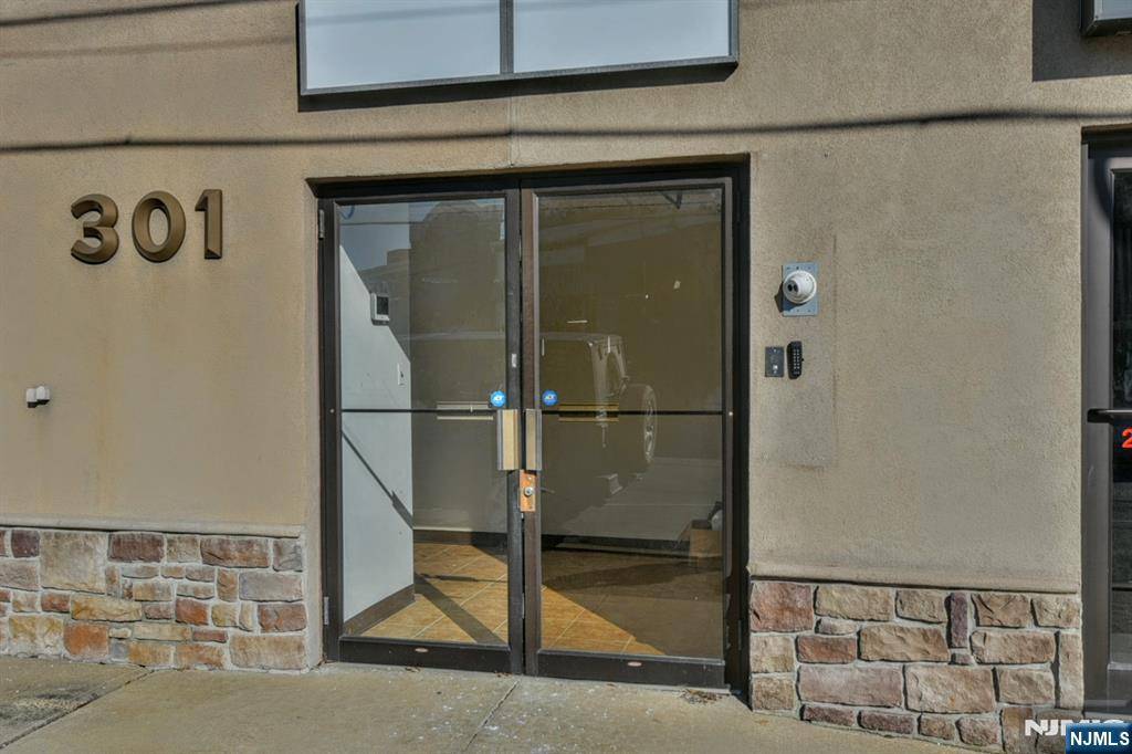 Carlstadt, NJ 07072,301 Hoboken #2