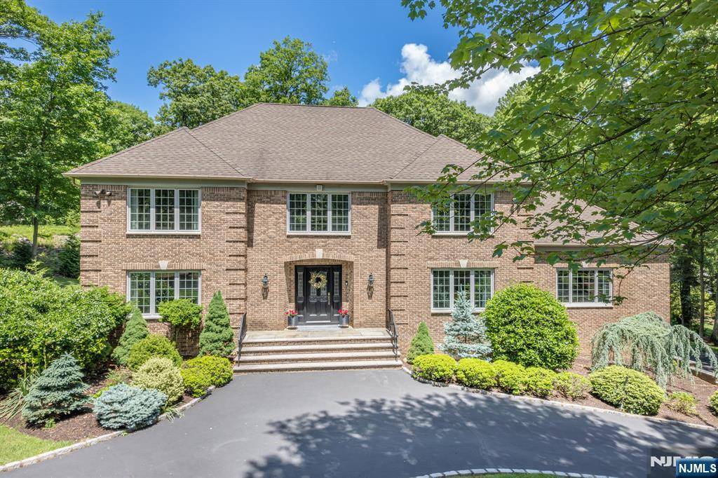 Franklin Lakes, NJ 07417,731 Smoke Hollow TRL