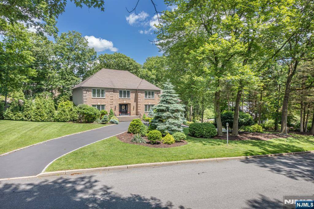 Franklin Lakes, NJ 07417,731 Smoke Hollow TRL