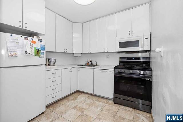 Fort Lee, NJ 07024,2100 Linwood AVE #5T