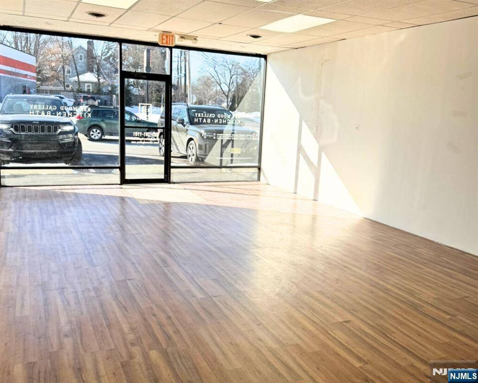 Westwood, NJ 07675,53 Kinderkamack RD