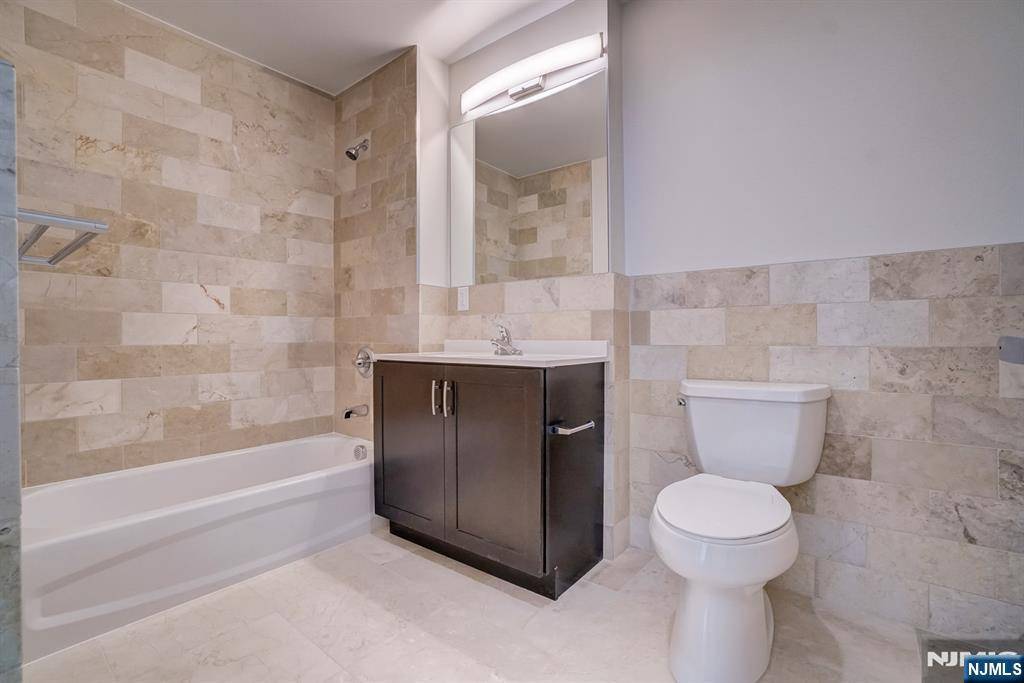 Fort Lee, NJ 07024,69 Main ST #1102