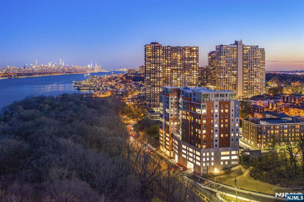 Fort Lee, NJ 07024,69 Main ST #1102