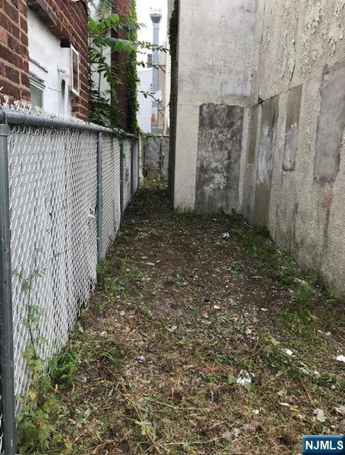 Garfield, NJ 07026,165 Palisade AVE