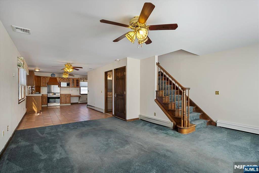 East Rutherford, NJ 07073,7 Franklin PL