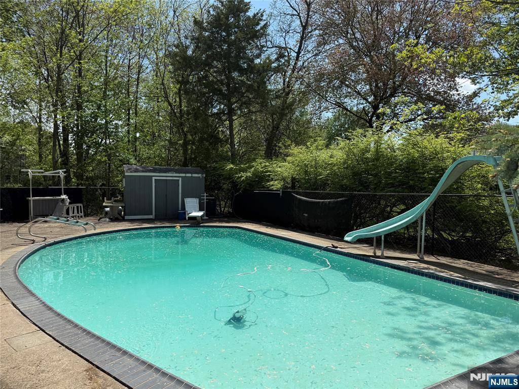 Paramus, NJ 07652,500 Fordham PL