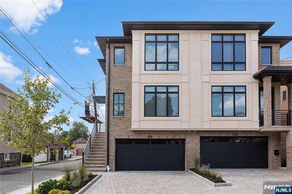 Fort Lee, NJ 07024,1639 Maple ST