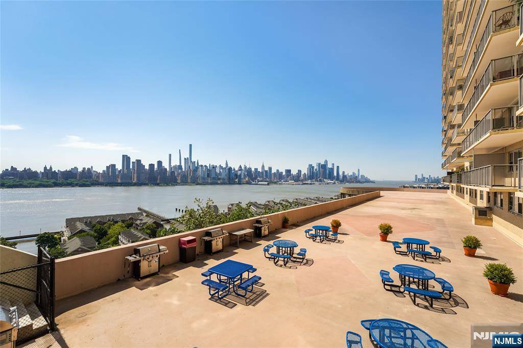 West New York, NJ 07093,6600 JFK Blvd E #19L19K