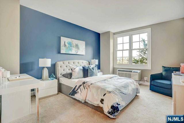 Edgewater, NJ 07020,100 Alexander WAY #617