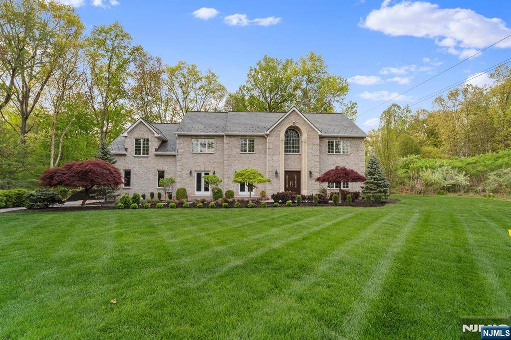 Old Tappan, NJ 07675,7 Orchard LN