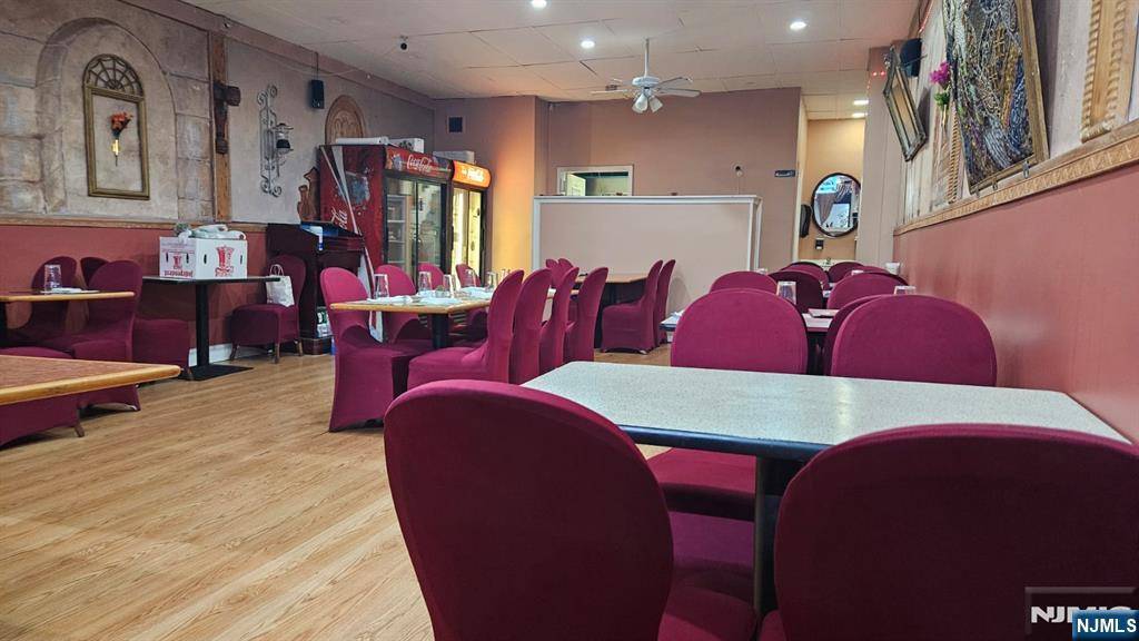 Teaneck, NJ 07666,166 Cedar LN