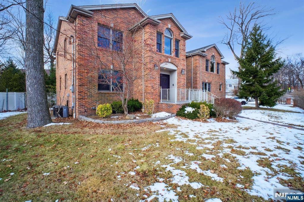 Fort Lee, NJ 07024,1165 Palisade AVE