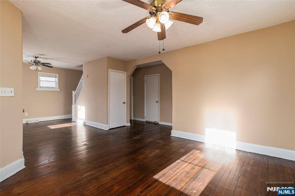 Trenton, NJ 08610,322 Berg AVE