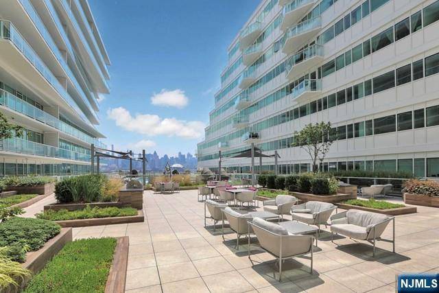 Weehawken, NJ 07086,800 Ave At Port Imperial #308