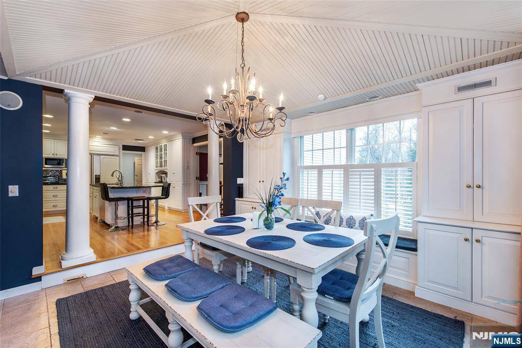 Allendale, NJ 07401,38 Farley PL