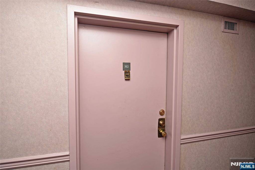 Hackensack, NJ 07601,160 Overlook #3 E 2