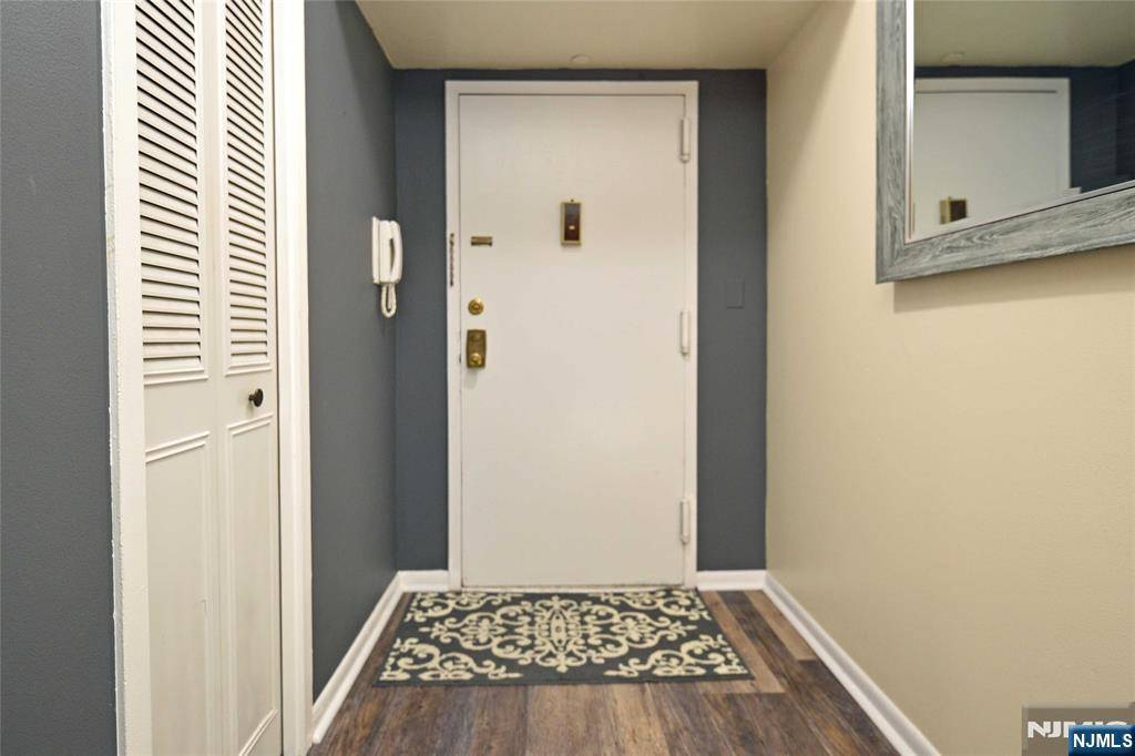 Hackensack, NJ 07601,160 Overlook #3 E 2