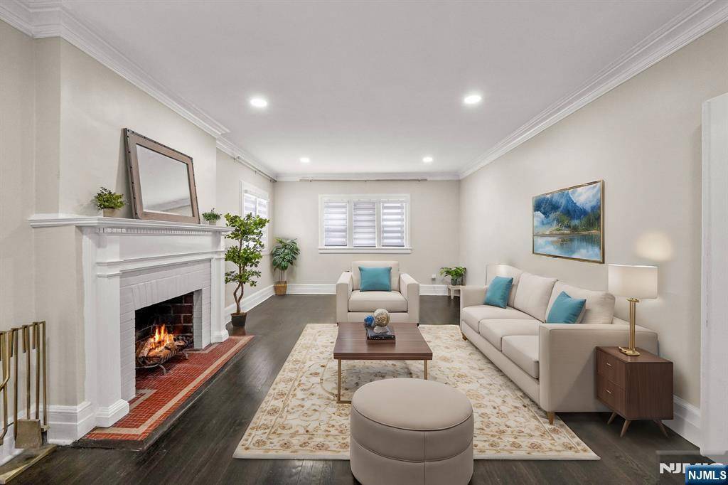 Elizabeth, NJ 07208,656 Park AVE