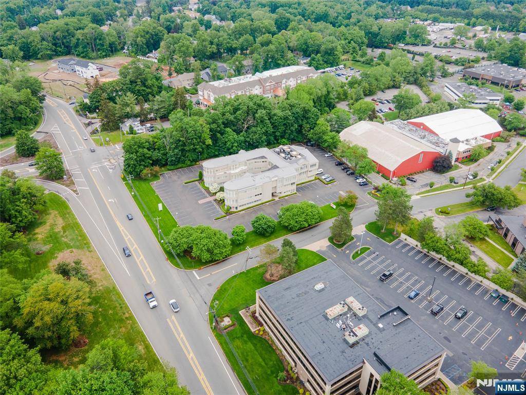 Mahwah, NJ 07430,860 Wyckoff AVE