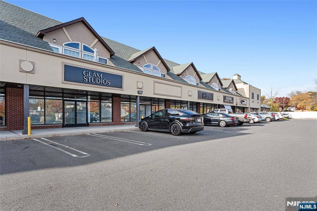 Norwood, NJ 07648,521 Livingston ST #3