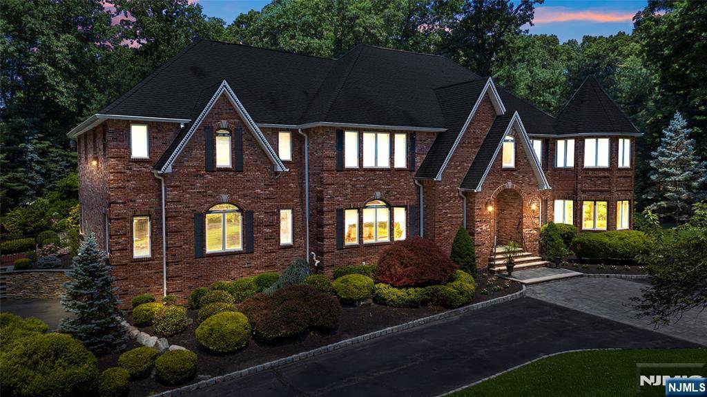 Wayne, NJ 07470,1123 Pines Lake DR
