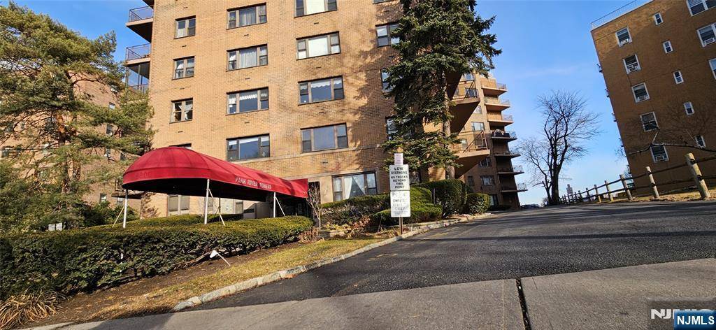 North Bergen, NJ 07047,8800 Boulevard E #4C