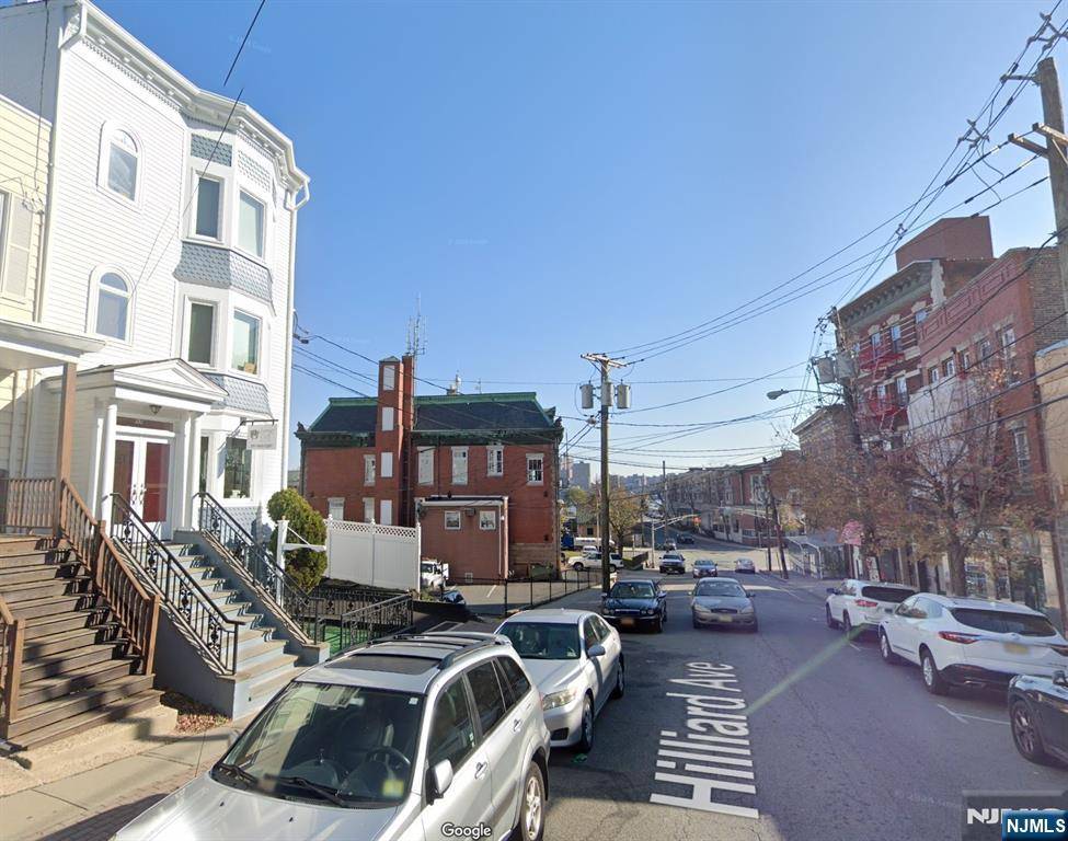 Edgewater, NJ 07020,17 Hilliard #FIRST FLOOR