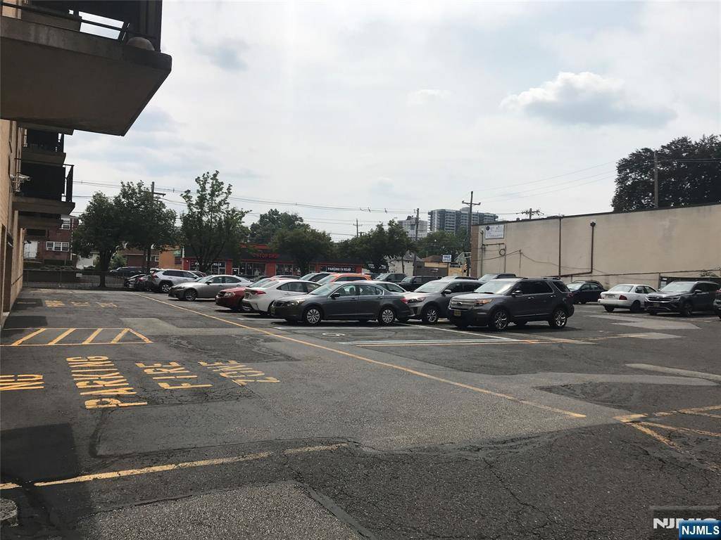 Hackensack, NJ 07601,5 Linden ST #3C