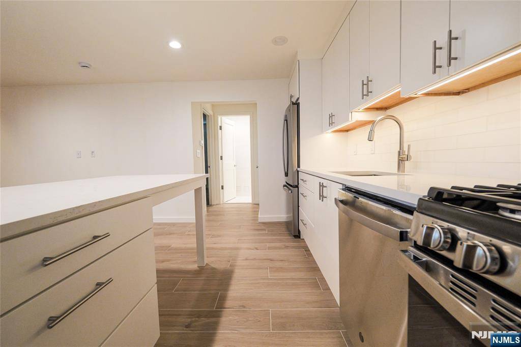 Par-troy Hills Twp., NJ 07034,114 N Beverwyck RD #9